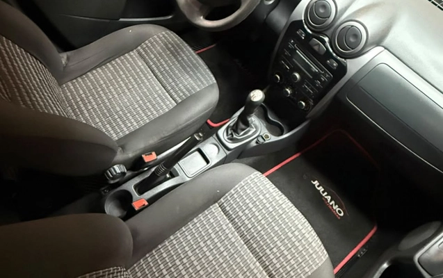 imagem-https://www.socarrao.com.br/sc-vehicle-images-prod/4424207/1792692418885-C2BuomXwUgUtNI4CuscQDiMRJsRJvEtu.jpg