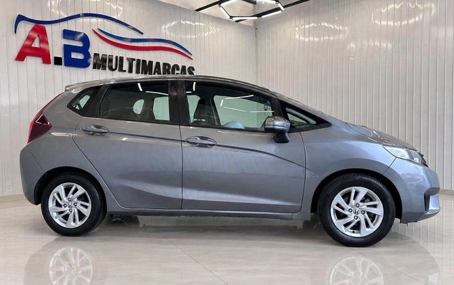 imagem-https://www.socarrao.com.br/sc-vehicle-images-prod/4424212/1792692443402-8595033_14_B_4896a2f567.jpeg