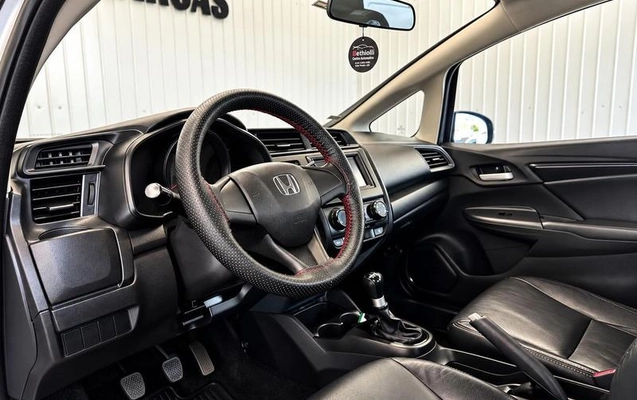 imagem-https://www.socarrao.com.br/sc-vehicle-images-prod/4424212/1792692443409-8595033_3_B_ca6cfa0c9a.jpeg