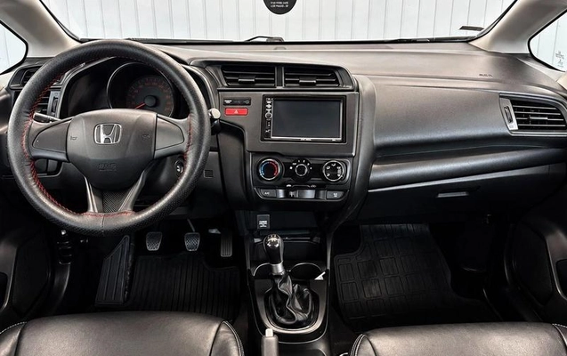 imagem-https://www.socarrao.com.br/sc-vehicle-images-prod/4424212/1792692443417-8595033_3_B_f9b66d2022.jpeg