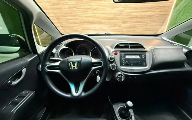 imagem-https://www.socarrao.com.br/sc-vehicle-images-prod/4424250/1792692795631-mGhHBy2a3l5QEjGvFl0BI6Kl3y0fFRg7.jpg