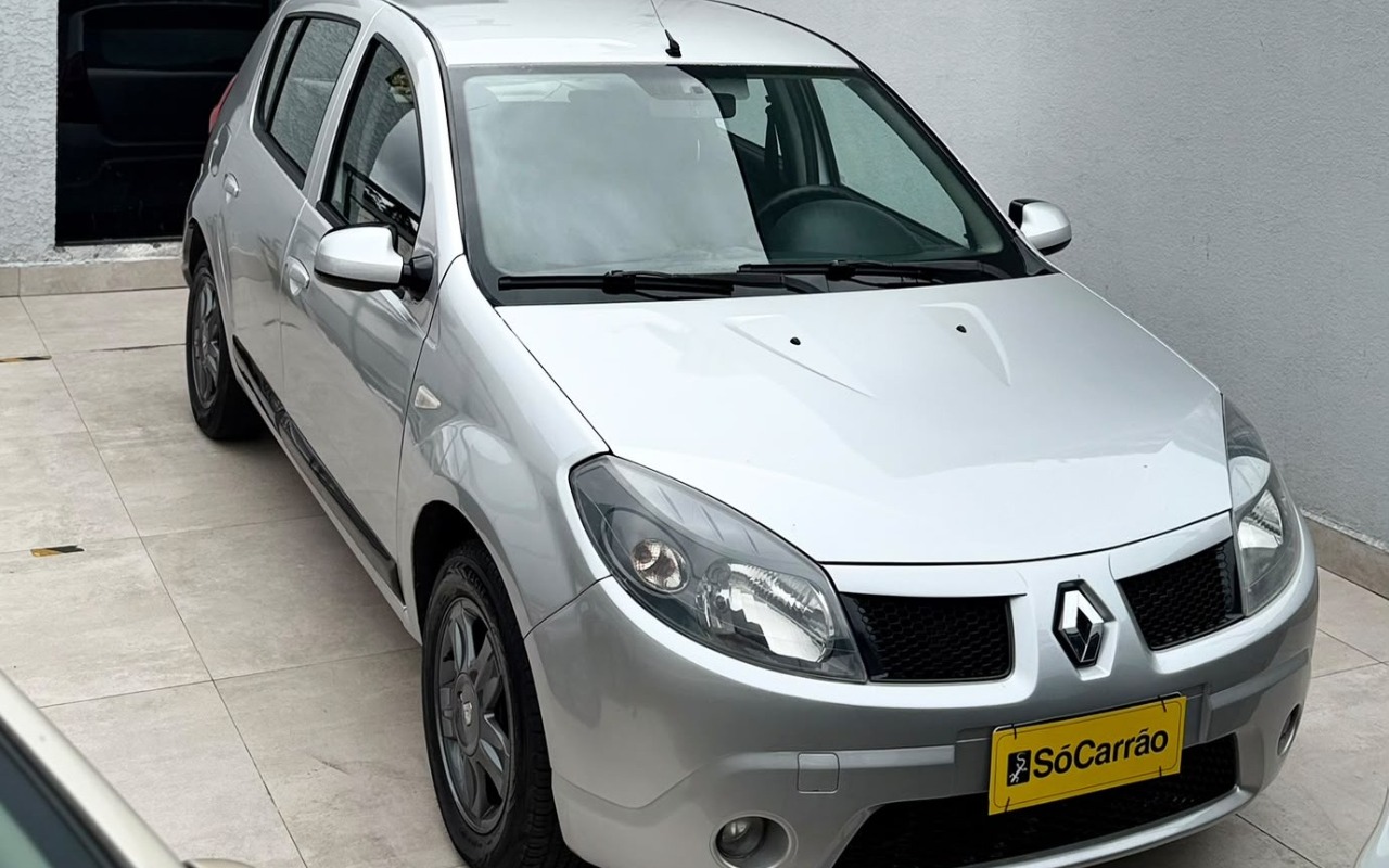 Renault Sandero 2010 Prata — foto 1 de 3