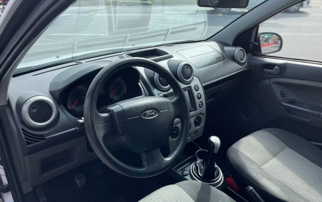 imagem-https://www.socarrao.com.br/sc-vehicle-images-prod/4424336/1792693388292-1dac1e94fdc64d77aeaffa0a1b195860_1792693300329.jpg