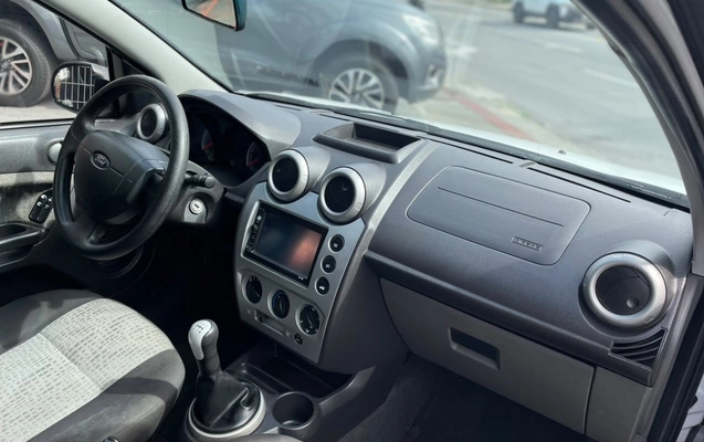 imagem-https://www.socarrao.com.br/sc-vehicle-images-prod/4424336/1792693388298-dd5a8cbd5e0845dea67d3c2b13d6f424_1792693300436.jpg