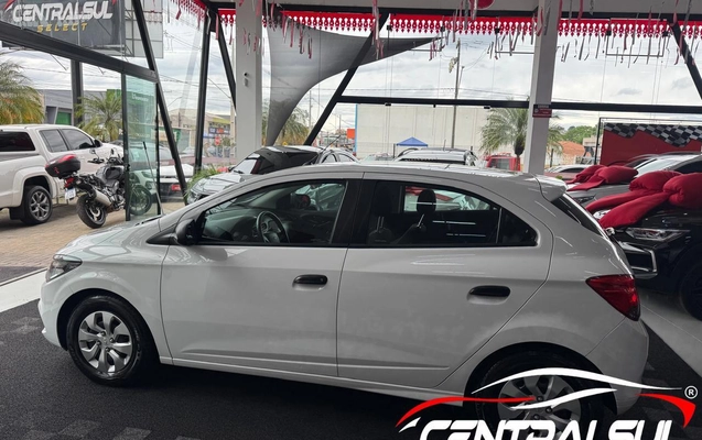 imagem-https://www.socarrao.com.br/sc-vehicle-images-prod/4424371/1792697395464-158b0c4df2344122932cf0d6231eeec7_1792693615905.jpg