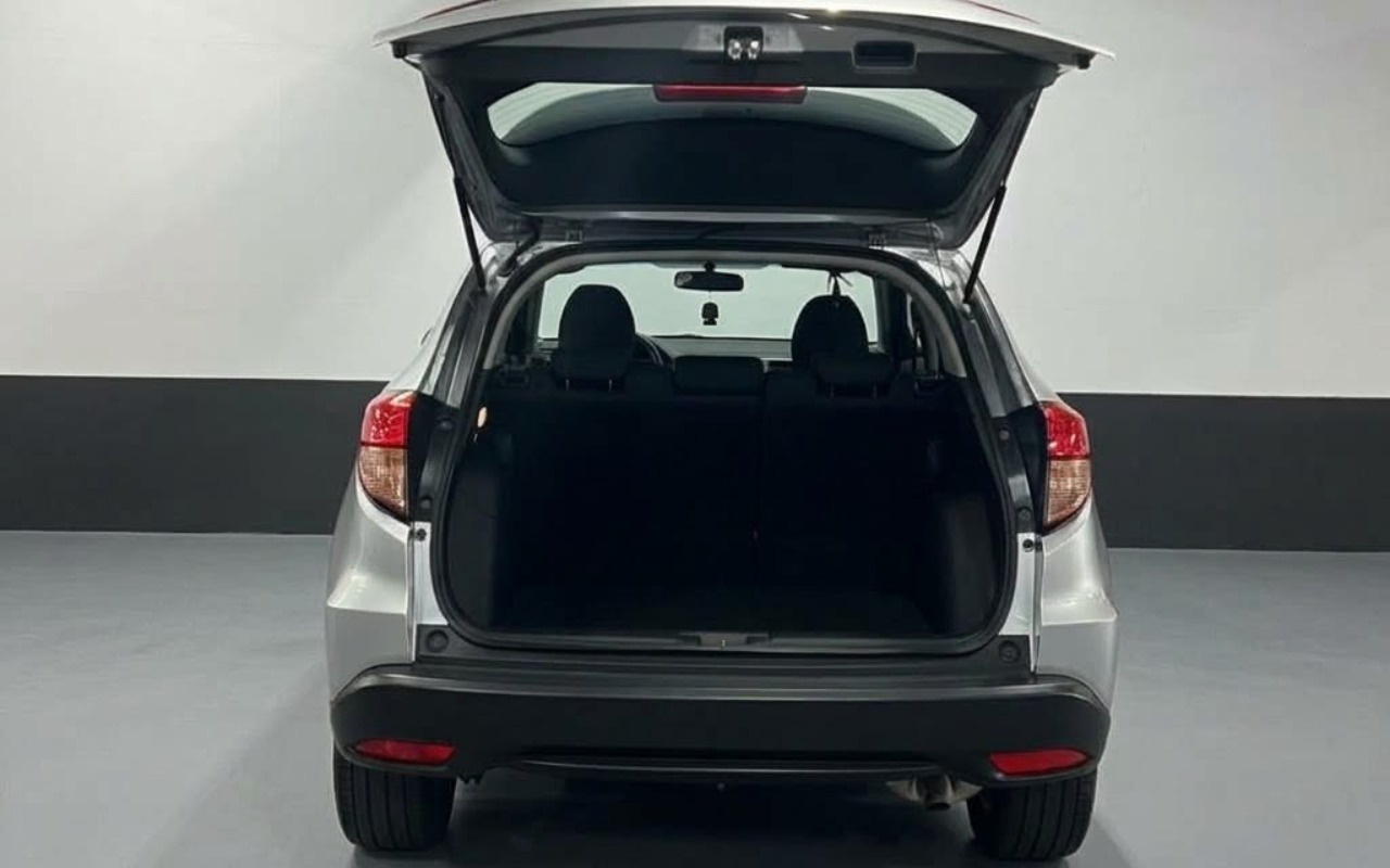 imagem-https://www.socarrao.com.br/sc-vehicle-images-prod/4424374/1792693730049-V2hhdHNBcHAgSW1hZ2UgMjAyNi0xMC0yMCBhdCAyMC4zMC41NiAoMSkuanBlZw.jpeg