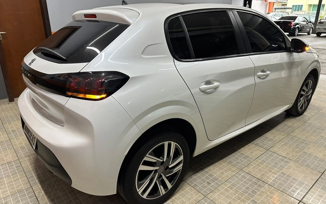 imagem-https://www.socarrao.com.br/sc-vehicle-images-prod/4424409/1792694048364-f4c0b328ec274029a4d470f97637521f_1792693938401.jpg