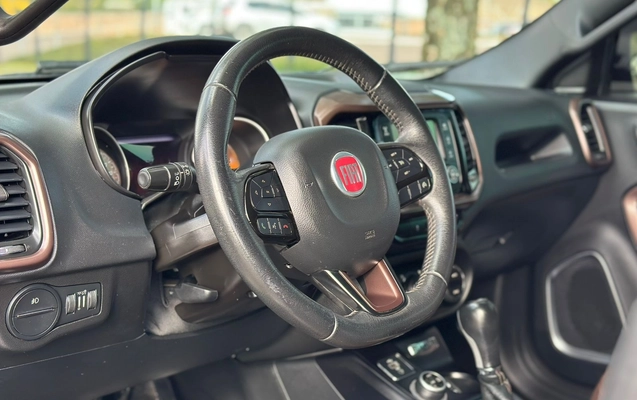 imagem-https://www.socarrao.com.br/sc-vehicle-images-prod/4424466/1792694396903-69163315-b4e5-4b9f-b701-12385d4f7fd9.jpg