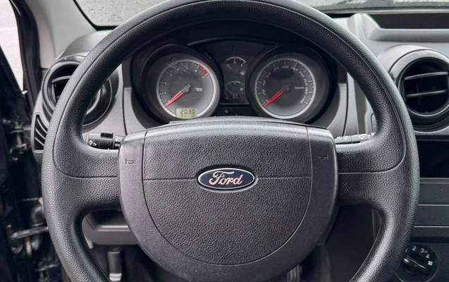 imagem-https://www.socarrao.com.br/sc-vehicle-images-prod/4424483/1792694556490-12aa86b8af2149268a3631b183f50abc_1792694511091.jpg