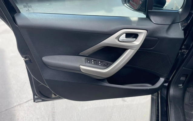 imagem-https://www.socarrao.com.br/sc-vehicle-images-prod/4424570/1792695131568-47f8fd26af564bf99cebd56e5254ff90_1792695053188.jpg