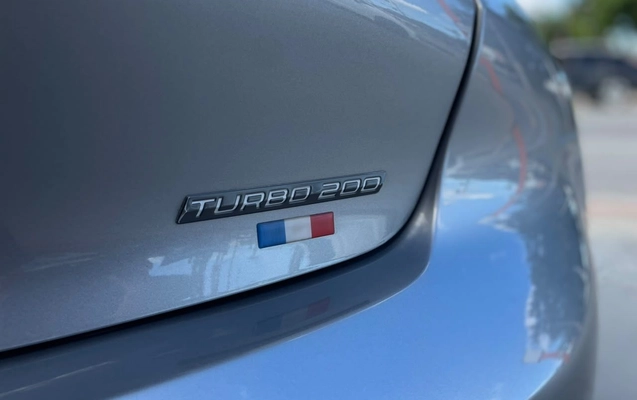 imagem-https://www.socarrao.com.br/sc-vehicle-images-prod/4424619/1792695636120-71c0a42db7de4a7ba9d293e739016414_1792695575540.jpg