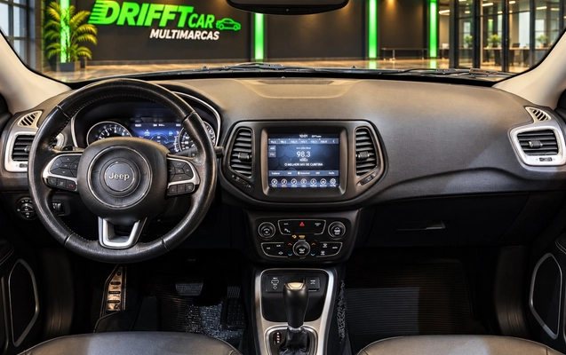 imagem-https://www.socarrao.com.br/sc-vehicle-images-prod/4424716/1792696314584-4_041145.jpg