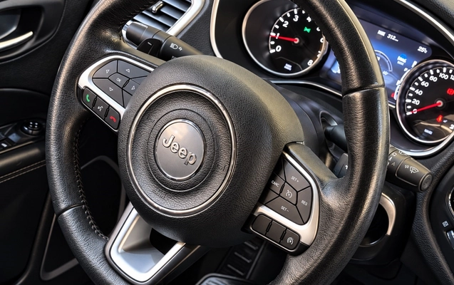 imagem-https://www.socarrao.com.br/sc-vehicle-images-prod/4424716/1792696314586-5_041145.jpg