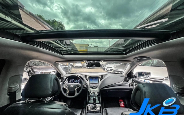 imagem-https://www.socarrao.com.br/sc-vehicle-images-prod/4424757/1792700498656-koQ8vsbsXJHc6bns9ZLbrG2mPprUFVJO.jpg