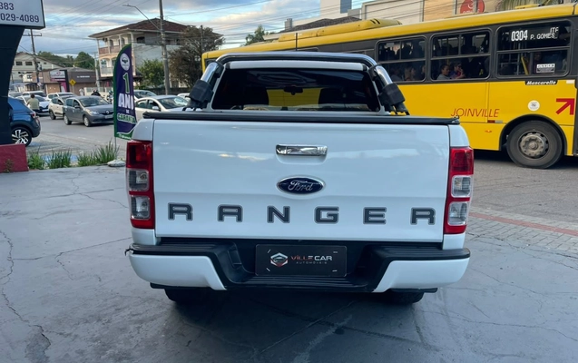 imagem-https://www.socarrao.com.br/sc-vehicle-images-prod/4424793/1792696836355-aaec8a81f5de43d09d004364ff236cef_1792696702633.jpg