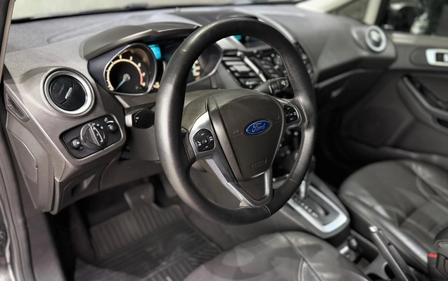 imagem-https://www.socarrao.com.br/sc-vehicle-images-prod/4424818/1792702779969-5e290080-d07d-40d6-a591-4c6789c1b6e7.jpg