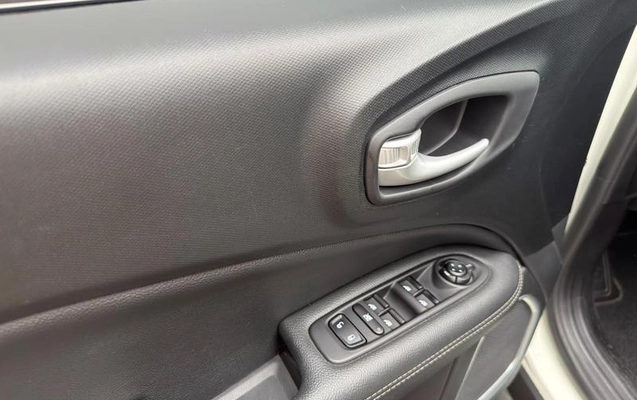 imagem-https://www.socarrao.com.br/sc-vehicle-images-prod/4424963/1792697931344-8595116_0_B_7c14275b10.jpeg