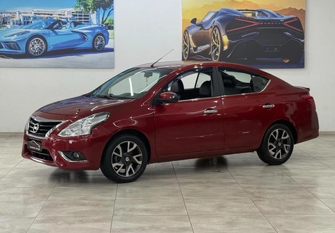 Nissan VERSA 2017 Vermelho — foto 1 de 3
