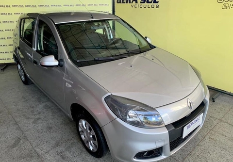 Renault Sandero 2014 Prata — foto 1 de 3
