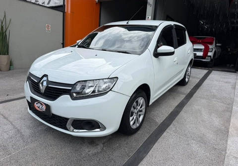 Renault Sandero 2016 Branco — foto 1 de 3