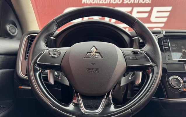 imagem-https://www.socarrao.com.br/sc-vehicle-images-prod/4425363/1792700518334-8594570_8_B_60da25c8f8.jpeg