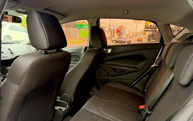 imagem-https://www.socarrao.com.br/sc-vehicle-images-prod/4425383/1792700680890-8597649_6_B_10d62f7a78.jpeg