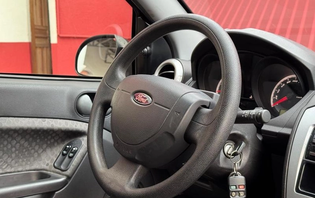 imagem-https://www.socarrao.com.br/sc-vehicle-images-prod/4425397/1792700749703-8594919_7_B_b928370297.jpeg