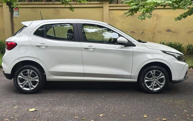 imagem-https://www.socarrao.com.br/sc-vehicle-images-prod/4425576/1792702130932-8330267_6_B_fd5f2255d6.jpeg