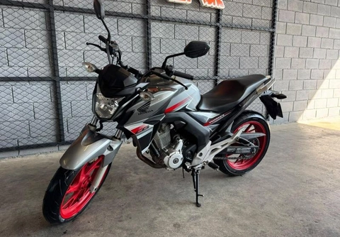 Honda CB 250 TWISTER/FLEXONE 2018 Prata — foto 1 de 3