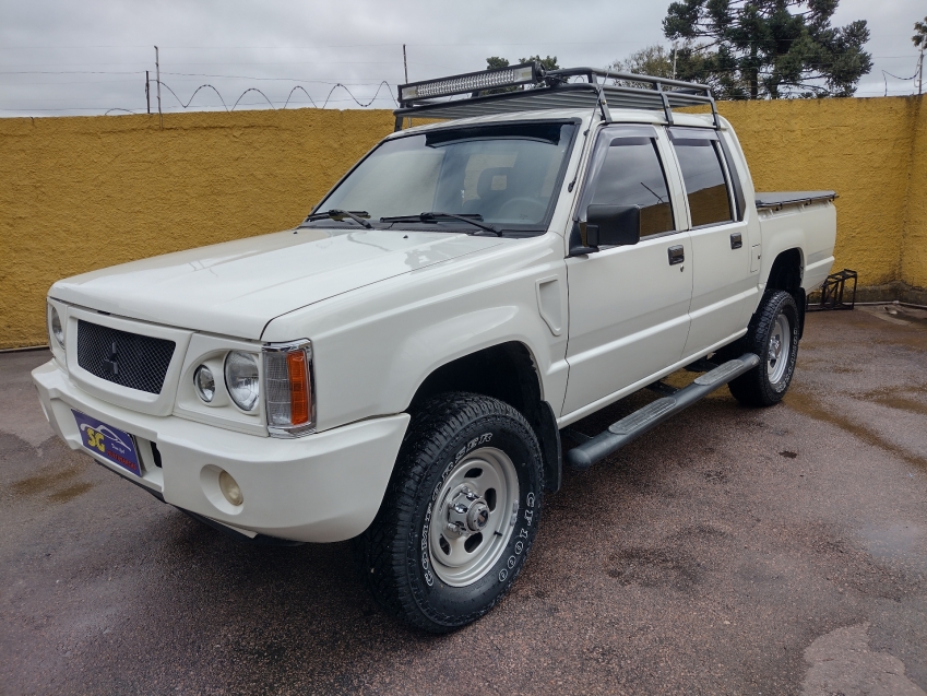 Mitsubishi L200 GL 2.5 4X4 CD Diesel na cor Branco em Colombo / PR - 44258