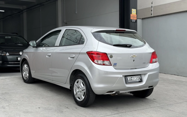 imagem-https://www.socarrao.com.br/sc-vehicle-images-prod/4425867/1792703255336-003_c05058113356aea769269418dbe104b9.jpg