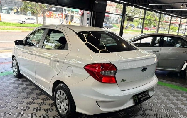 imagem-https://www.socarrao.com.br/sc-vehicle-images-prod/4425906/1792703598787-8559915_11_B_29eb350dda.jpeg