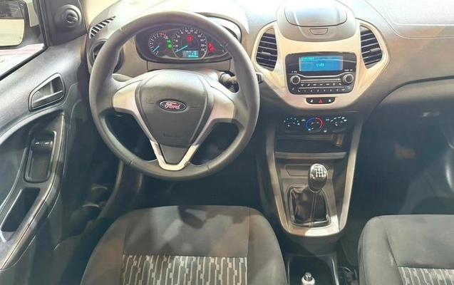 imagem-https://www.socarrao.com.br/sc-vehicle-images-prod/4425906/1792703598797-8559915_12_B_15c8dfb75e.jpeg