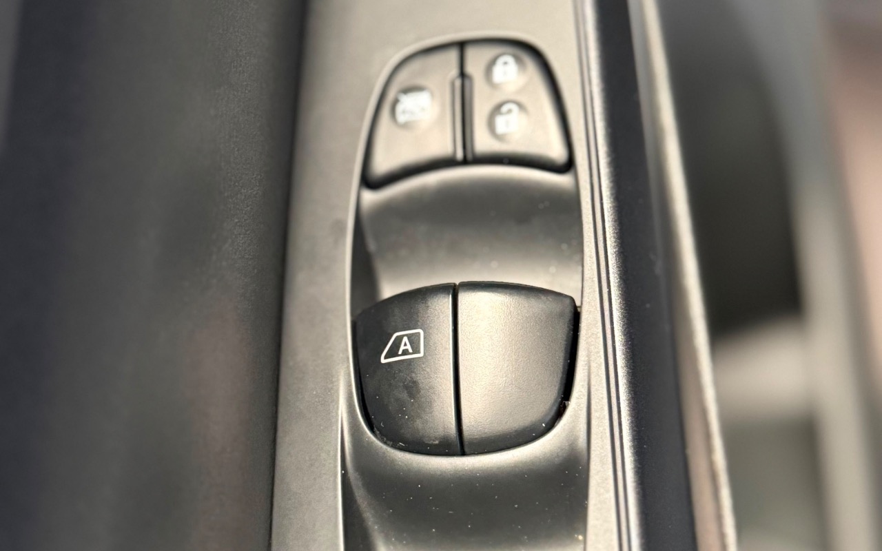 imagem-https://www.socarrao.com.br/sc-vehicle-images-prod/4425990/1792704218772-YzkwZTU5MzUtNjFjMy00MTM4LTk4MjctYTE1YTdlZjBmYTRkLmpwZWc.jpeg