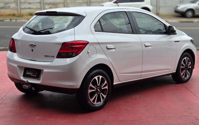 imagem-https://www.socarrao.com.br/sc-vehicle-images-prod/4426025/1792704450721-gb-c306183.jpg