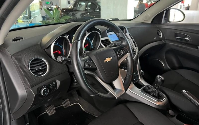 imagem-https://www.socarrao.com.br/sc-vehicle-images-prod/4426042/1792704605892-8588373_13_B_06d45e53b4.jpeg