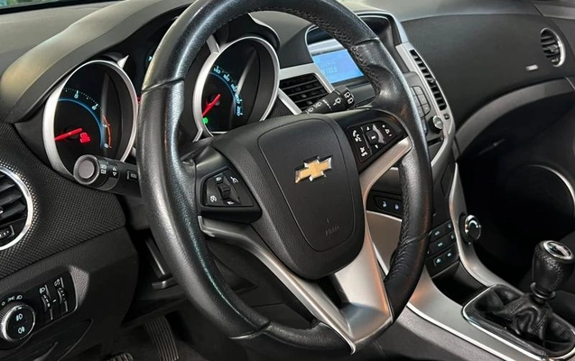 imagem-https://www.socarrao.com.br/sc-vehicle-images-prod/4426042/1792704605894-8588373_13_B_32a9866143.jpeg