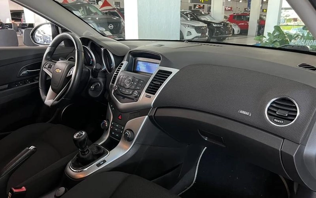 imagem-https://www.socarrao.com.br/sc-vehicle-images-prod/4426042/1792704605904-8588373_8_B_07758d7dce.jpeg
