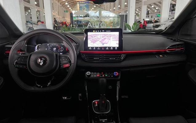 imagem-https://www.socarrao.com.br/sc-vehicle-images-prod/4426043/1792704615589-8558967_13_B_f897096bdf.jpeg