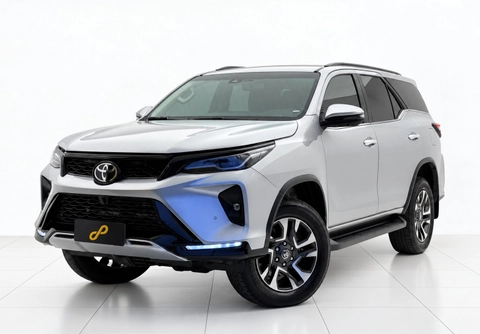 Toyota Hilux SW4 2025 Prata — foto 1 de 3