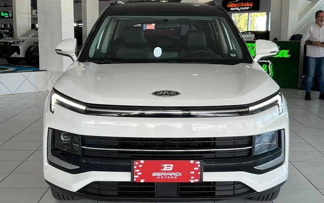 imagem-https://www.socarrao.com.br/sc-vehicle-images-prod/4426066/1792704758638-8555428_14_B_756e253756.jpeg
