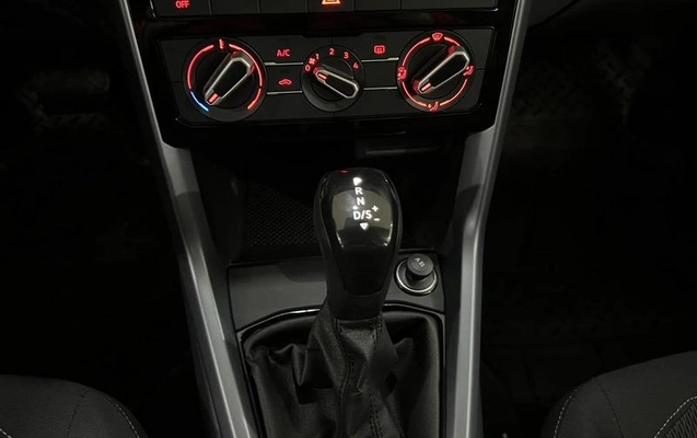 imagem-https://www.socarrao.com.br/sc-vehicle-images-prod/4426074/1792704774497-8582288_3_B_1fbc793c43.jpeg