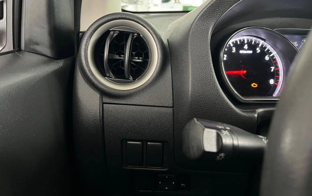 imagem-https://www.socarrao.com.br/sc-vehicle-images-prod/4426080/1792704792119-8513414_13_B_7d5a94c117.jpeg