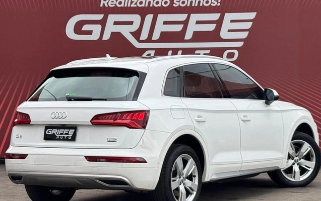 imagem-https://www.socarrao.com.br/sc-vehicle-images-prod/4426117/1792704949248-8592721_3_B_cb7487fcb7.jpeg
