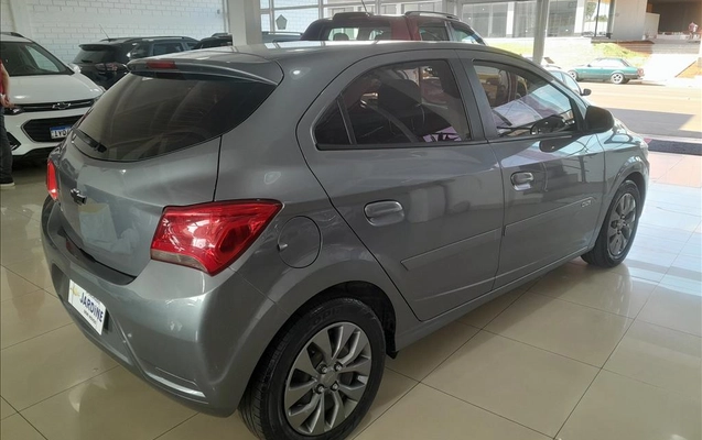imagem-https://www.socarrao.com.br/sc-vehicle-images-prod/4426183/1792888869082-acec83ca-f61e-4d0c-9b4d-d959662300e220260828092140.jpeg