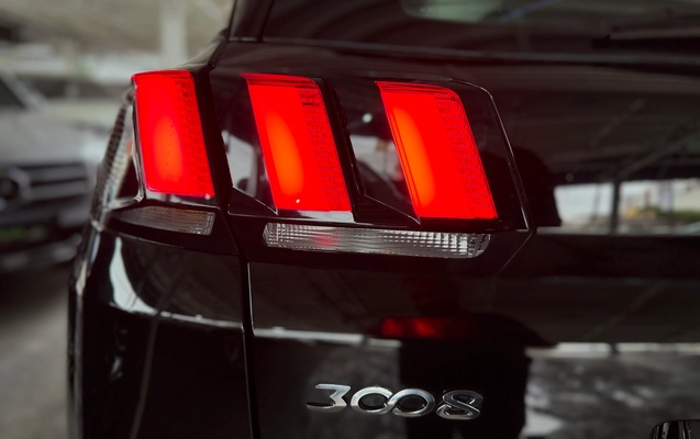 imagem-https://www.socarrao.com.br/sc-vehicle-images-prod/4426279/1792706454531-6a9f91f9-f344-4ccc-a695-ba343b0a39dd.jpg