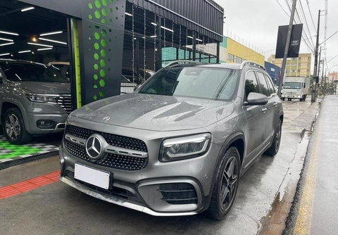 Mercedes-Benz GLB 2025 Cinza — foto 1 de 3