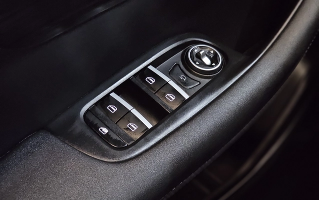 imagem-https://www.socarrao.com.br/sc-vehicle-images-prod/4426339/1792706858356-1_055903.jpg