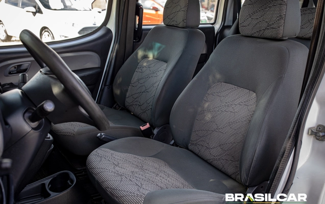 imagem-https://www.socarrao.com.br/sc-vehicle-images-prod/4426644/1792709657396-003_c664de2d7df2940fe01a8b00f81163c6.jpg