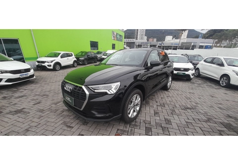 Audi Q3 2024 Preto — foto 1 de 3